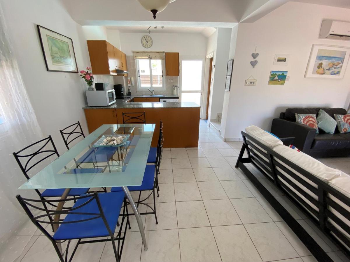 Villa Emiliana Paralimni Eksteriør billede