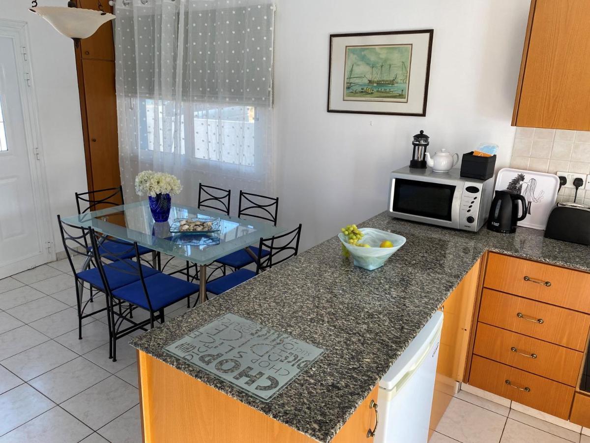 Villa Emiliana Paralimni Eksteriør billede