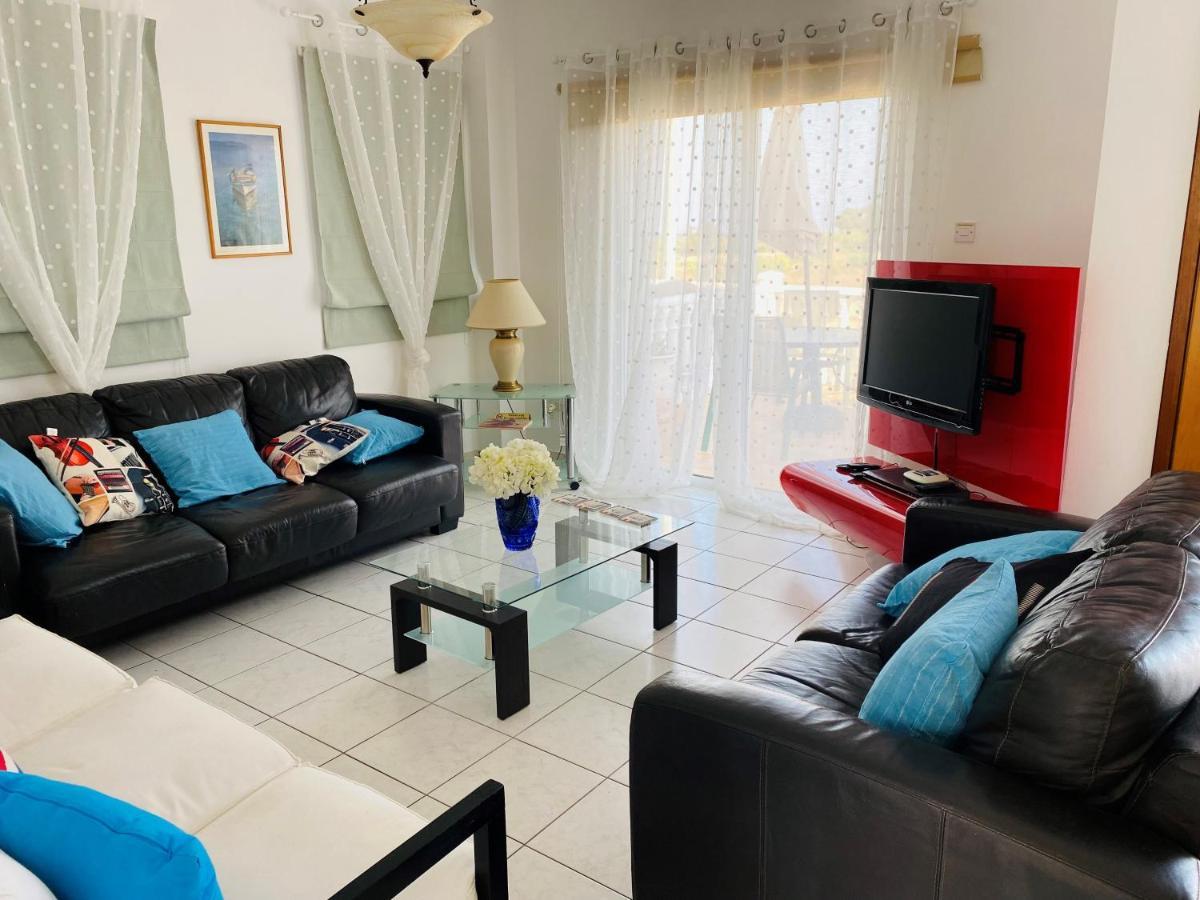 Villa Emiliana Paralimni Eksteriør billede