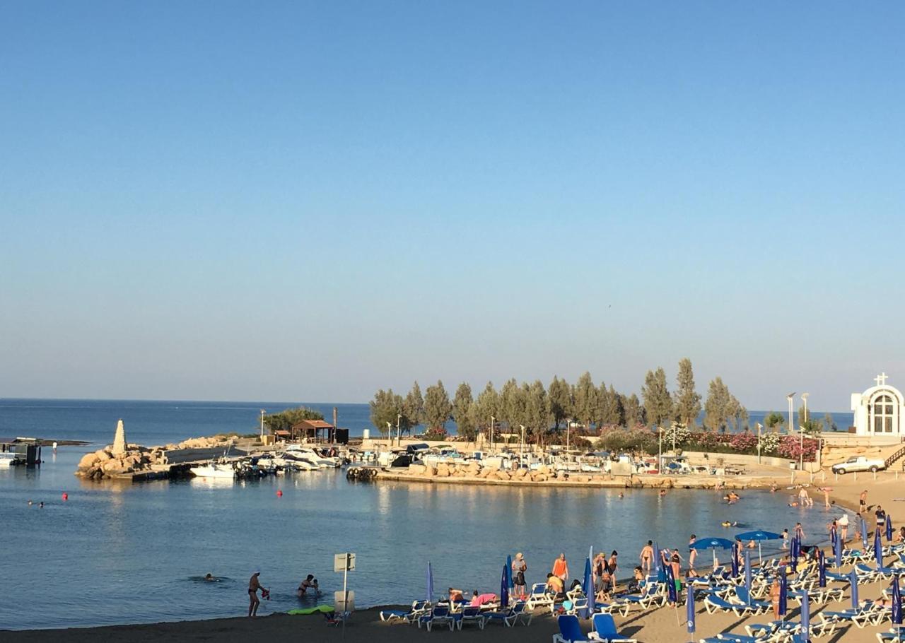 Villa Emiliana Paralimni Eksteriør billede