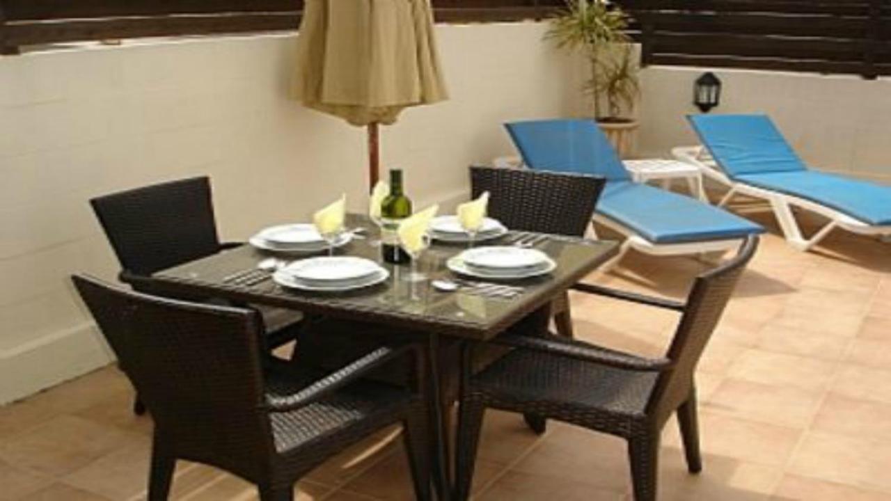 Villa Emiliana Paralimni Eksteriør billede
