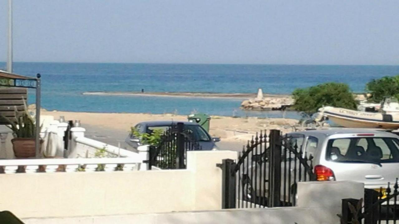 Villa Emiliana Paralimni Eksteriør billede