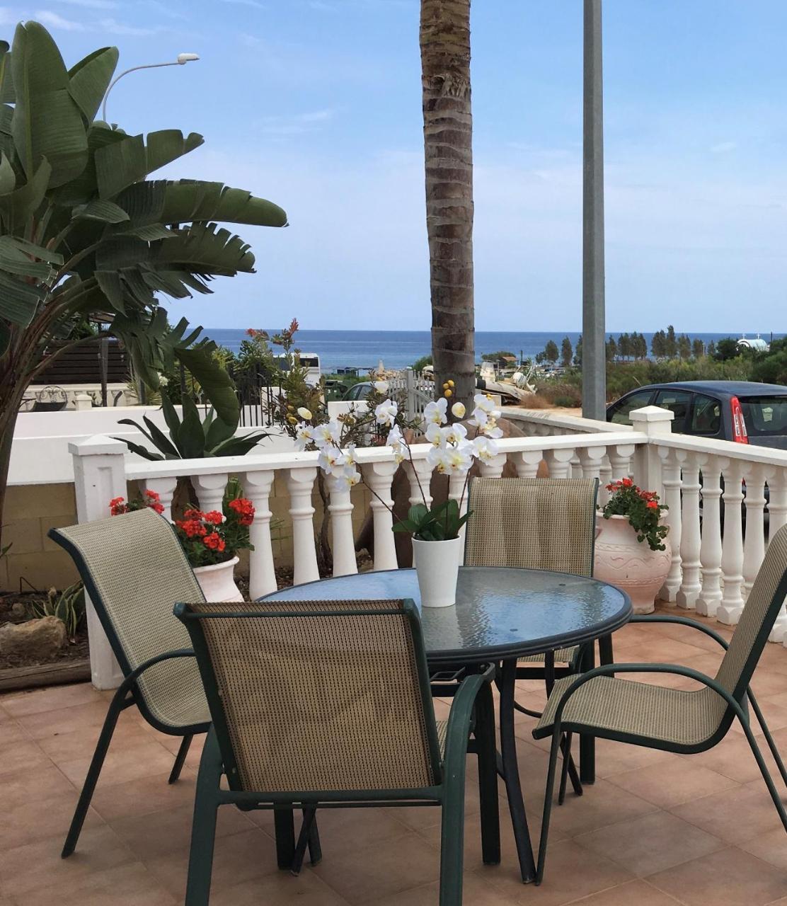 Villa Emiliana Paralimni Eksteriør billede
