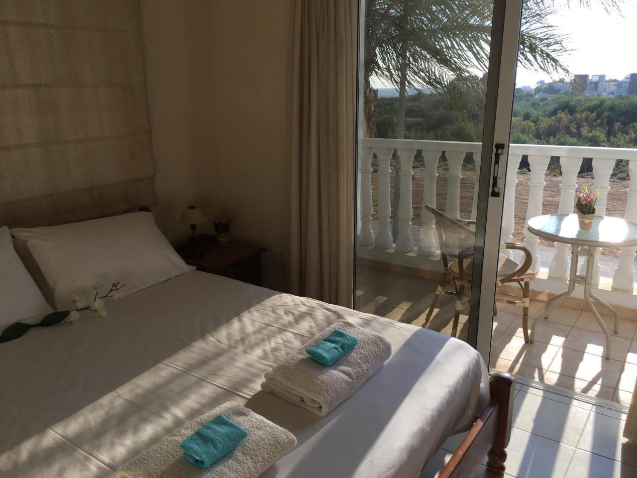 Villa Emiliana Paralimni Eksteriør billede